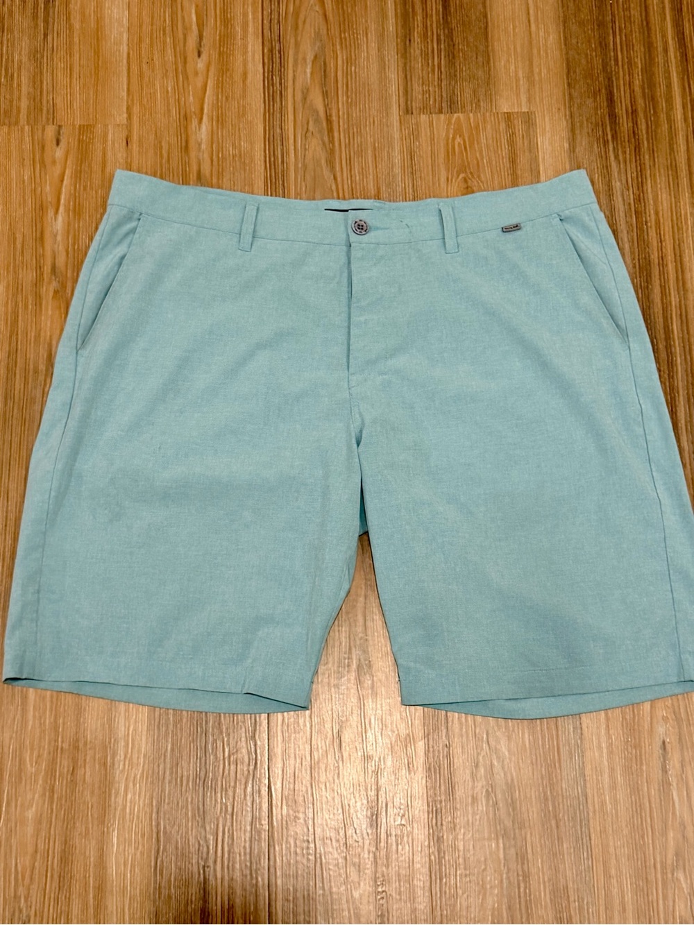 Travis Mathew Men's size 40 Light Aqua Golf Shorts